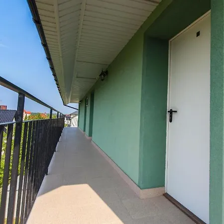 ゲストハウス Goscinne U Piotra ウストロニエ・モルスキエ